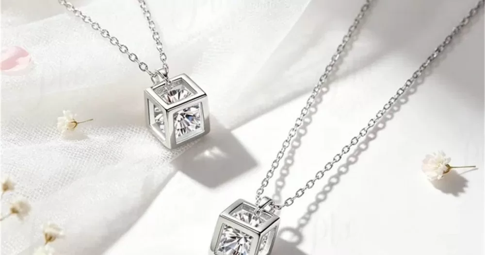 Stud Earrings Wholesale: How to Build a Fast-Turning Earring Programme