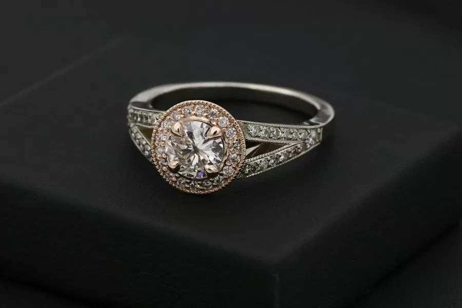 Buying Moissanite Halo Engagement Rings Wholesale: What Retailers Need to Check