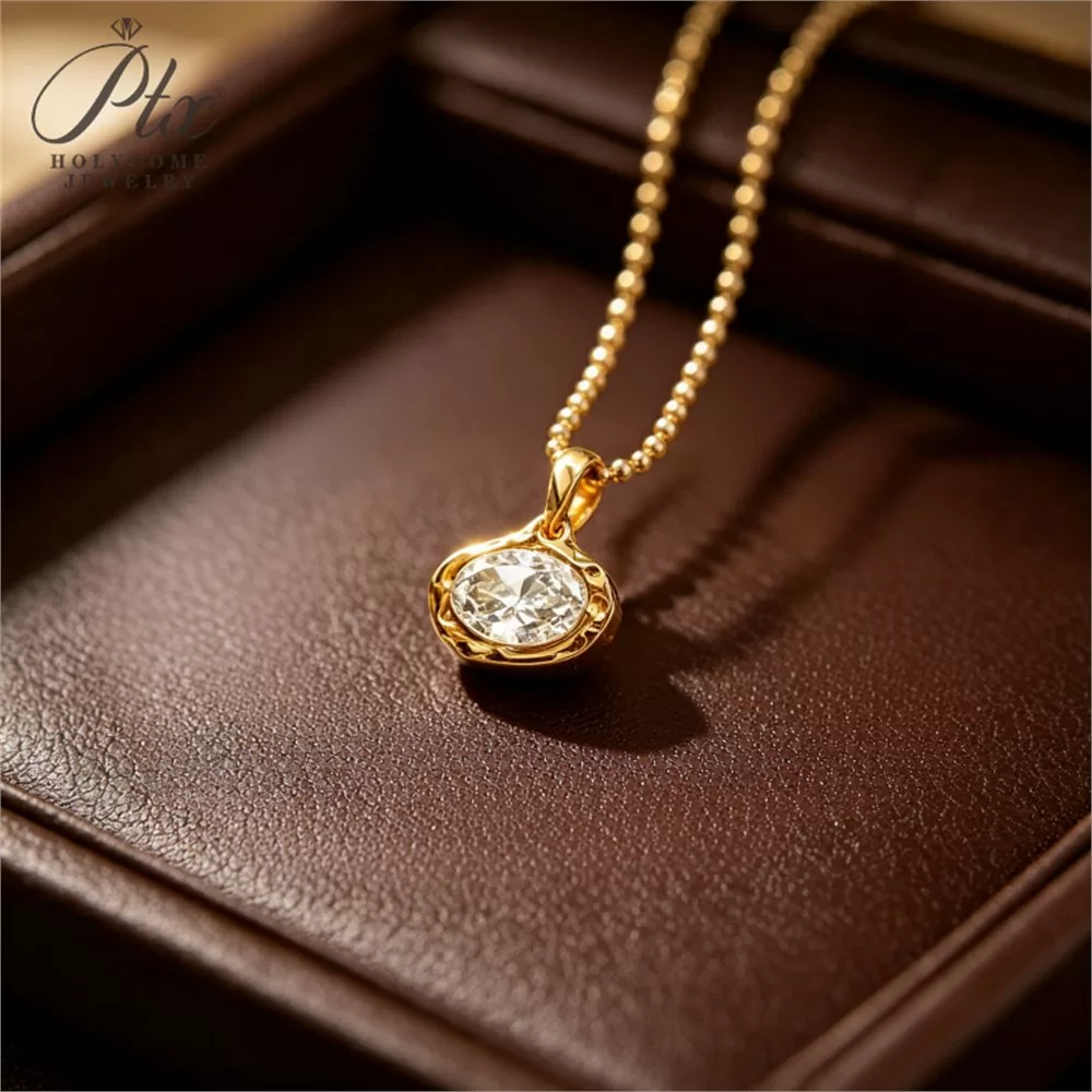 7mm Flat Brushed Men's Moissanite Ring in 18K Gold HC-M007 detail view 4