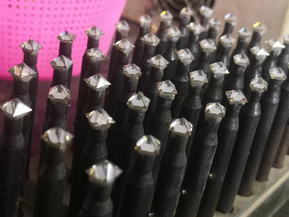 De-waxing after casting at the Wuzhou factory